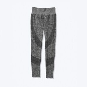 NWOT. LORNA JANE 3/4 Leggings